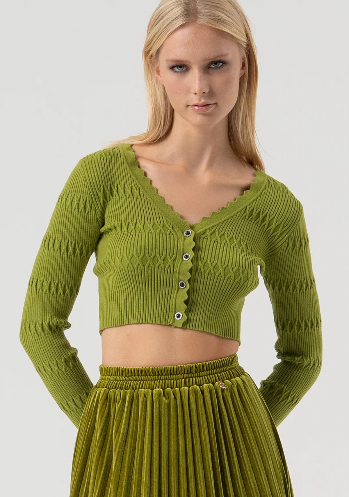 FCM-FR25WT8018K5 BLACK CROP CARDIGAN