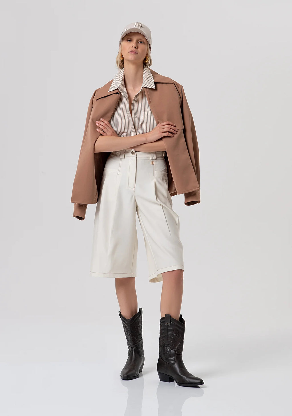 FCM-FR26ST6009W5 VANILLA PUFFY SLEEVE BLOUSE