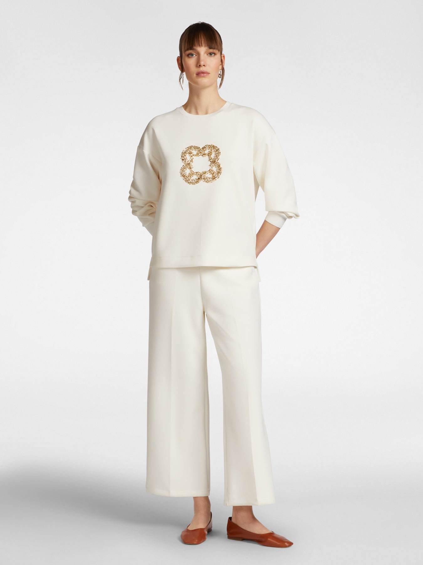 ELM-G835Z000269 WHITE EMBLEM TOP