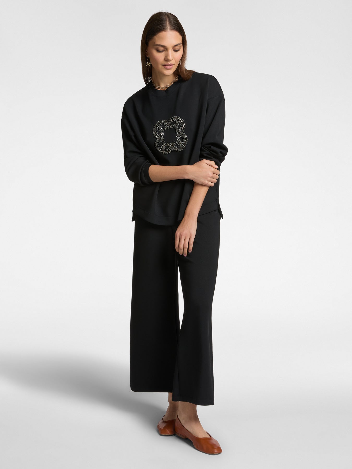 ELM-G835Z000269 BLACK EMBLEM TOP