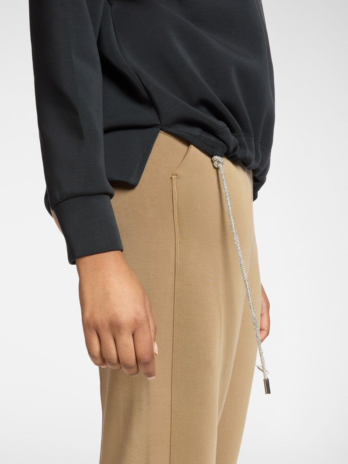 ELM-G878Z000531 BLACK MONOGRAM SWEATHIRT