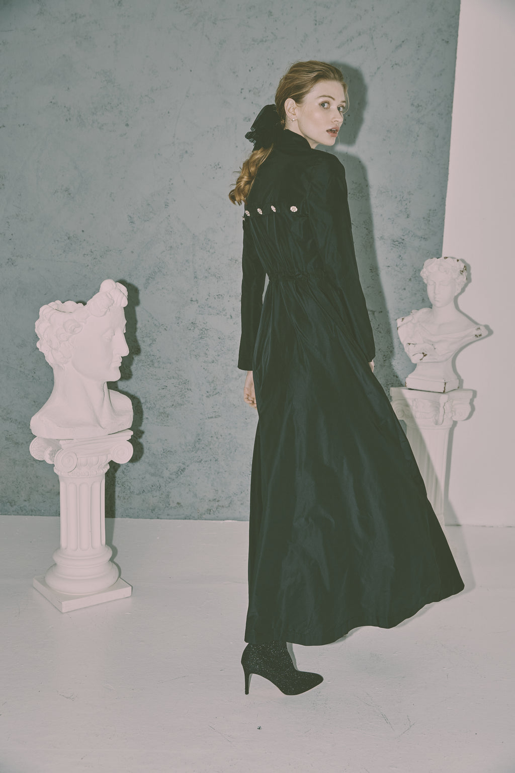 NOI-H4053 BLACK TAFETTA DRESS