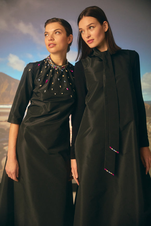 NOI-H4055 BLACK NECKTIE SLEEVELESS DRESS