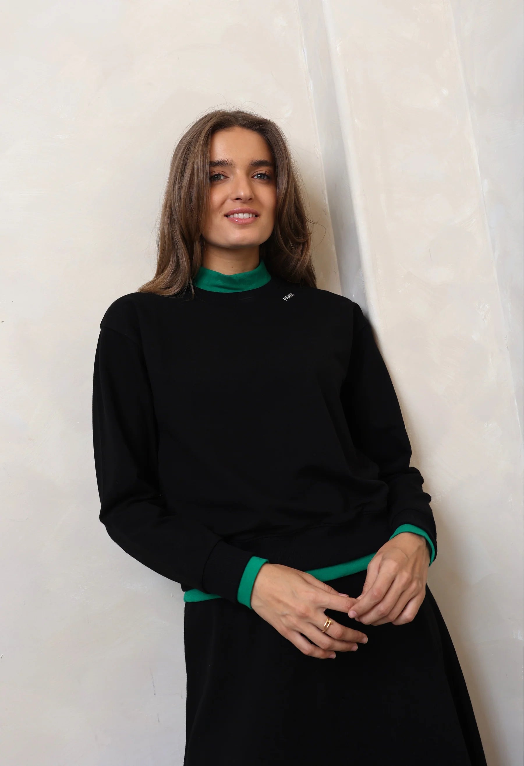 PAR-T474 BLACK MOCK NECK SWEATSHIRT