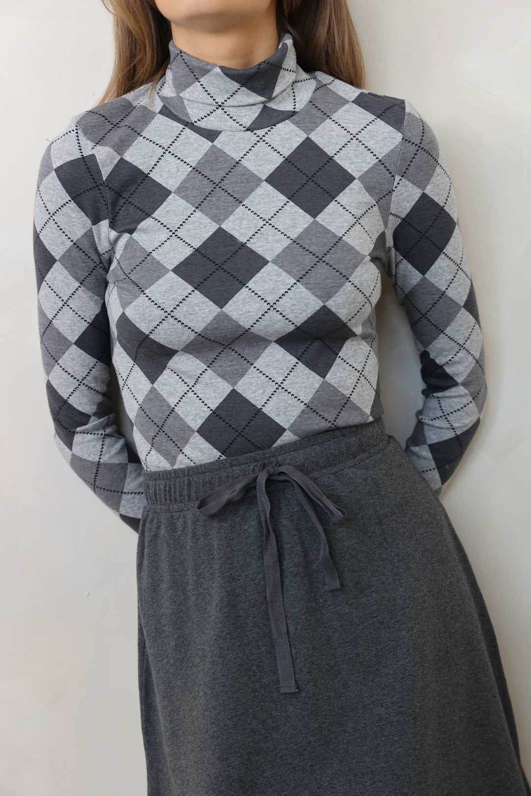 PAR-T492 GREY ARGYLE TURTLENECK