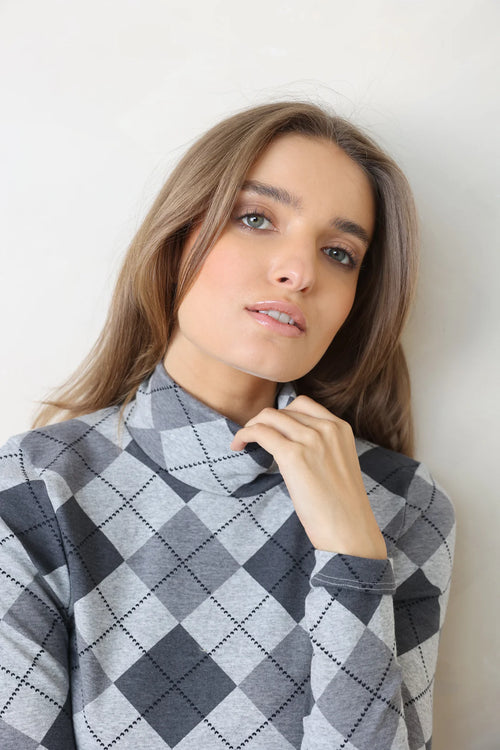 PAR-T492 GREY ARGYLE TURTLENECK