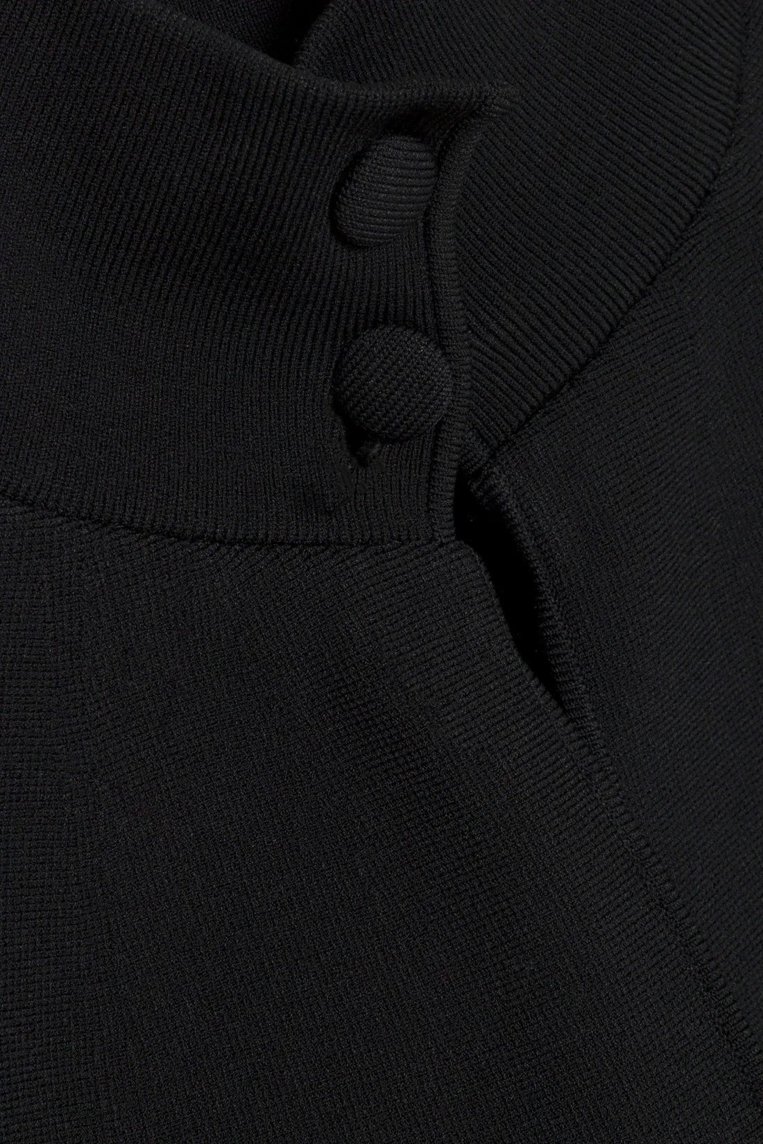 SMK-526-6066 ELLINGTON BLACK CAPE