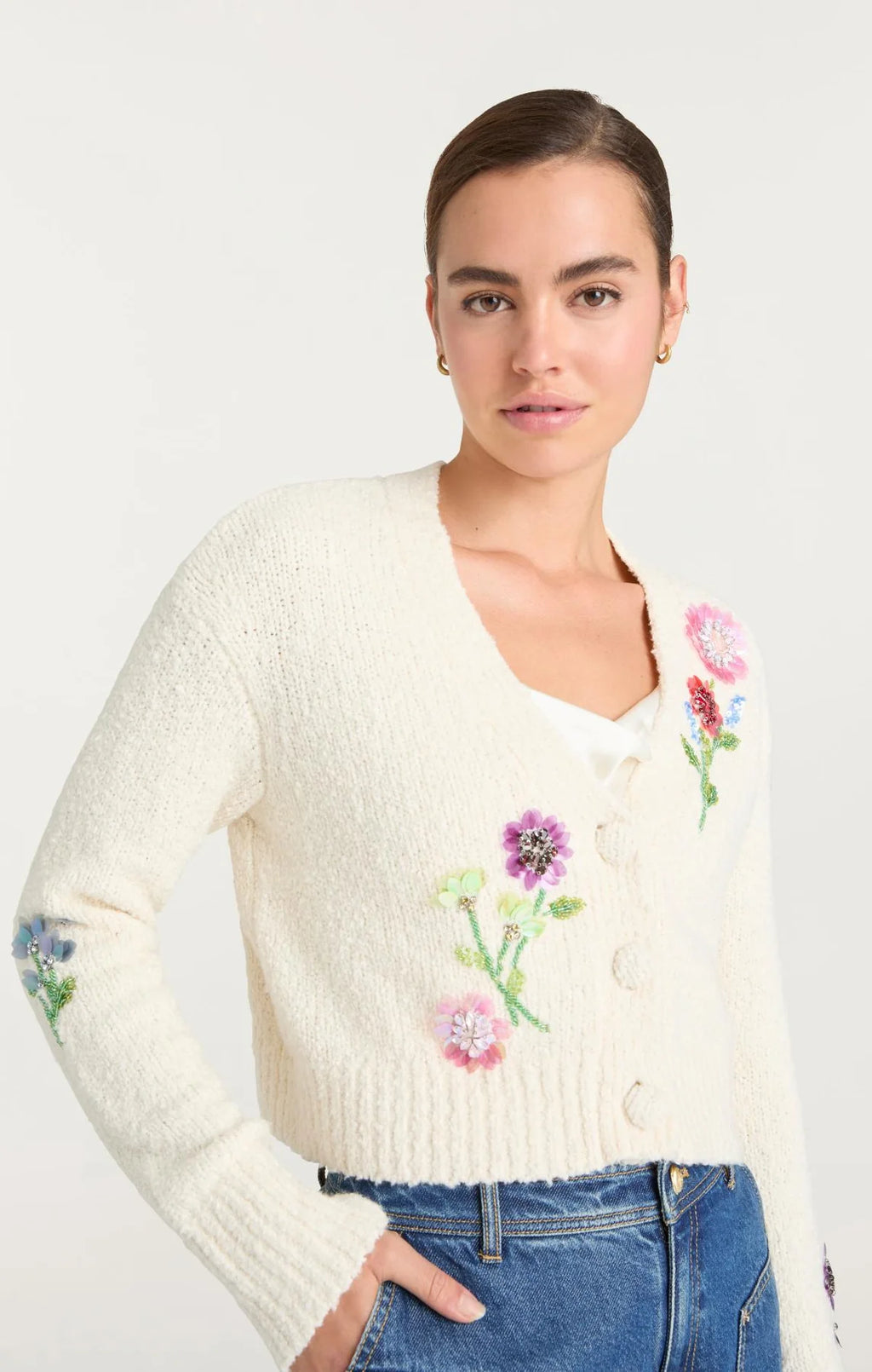 CQS-ZK12209496Z IVORY EMBROIDERED V-NECK CARDIGAN