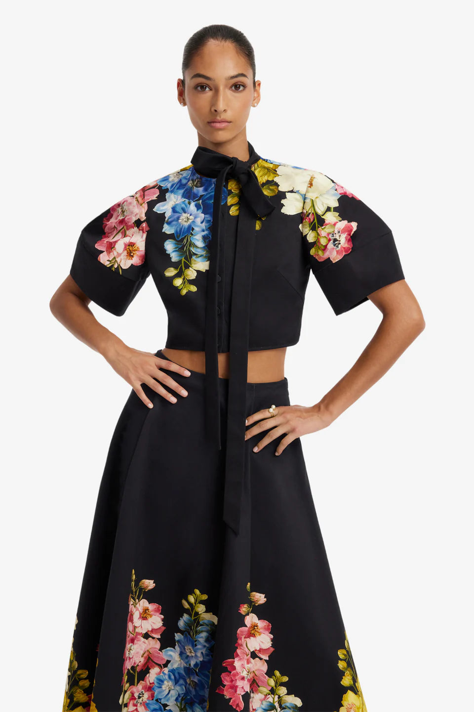 LEO-LLFW2604 MOLLY BLACK PRINT PUFF SLEEVE TOP