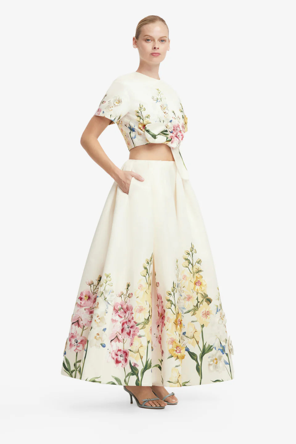 LEO-LLFW20 RILEY CREAM EMBROIDERED SLEEVE TOP