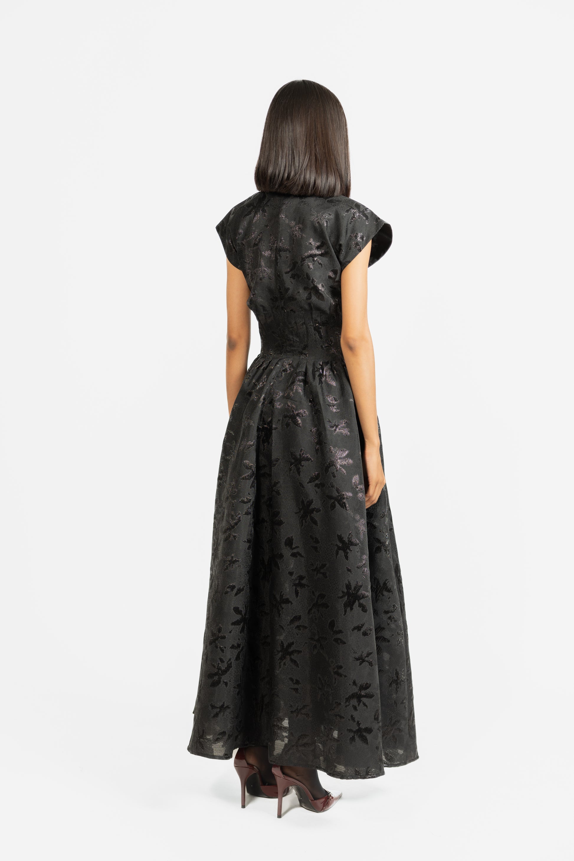 LVB-RS26-081 SELENE BLACK TEXTURED GOWN