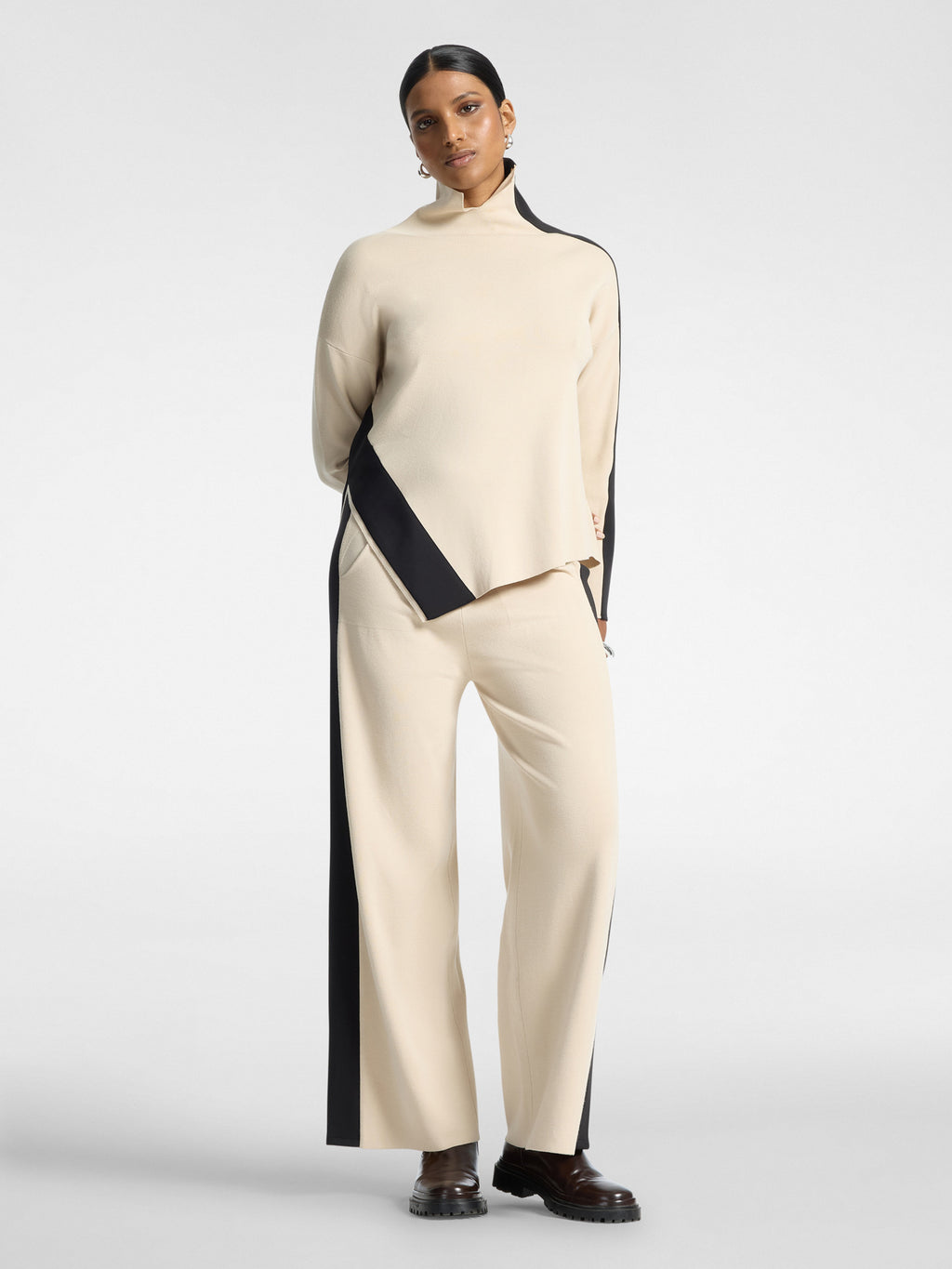 ELM-M111Z0008 CLAY&BLACK P.NECK ASYMMETRIC