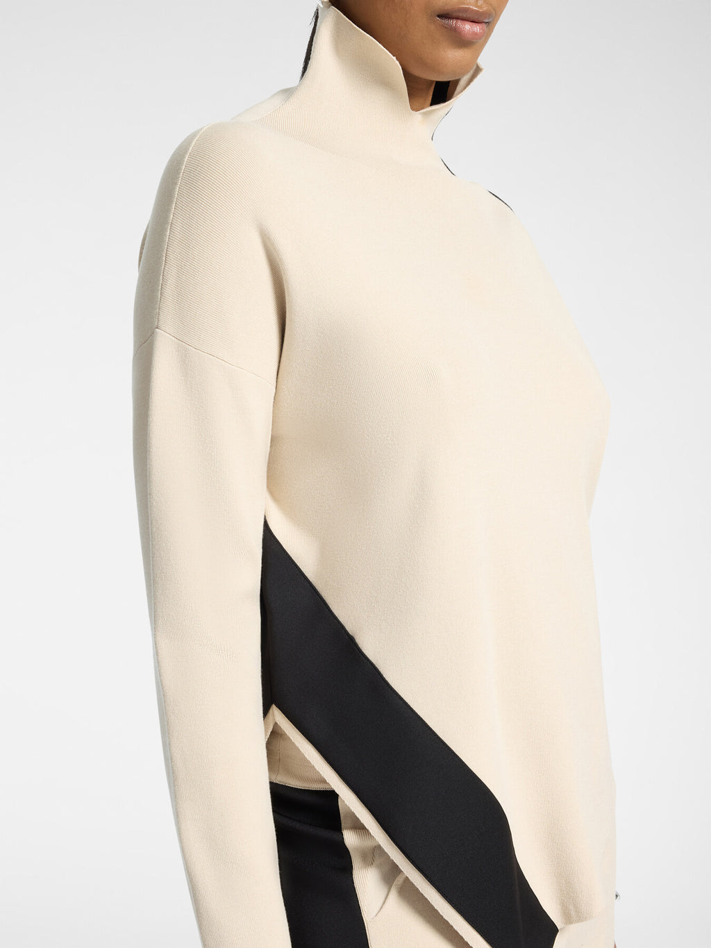 ELM-M111Z0008 CLAY&BLACK P.NECK ASYMMETRIC
