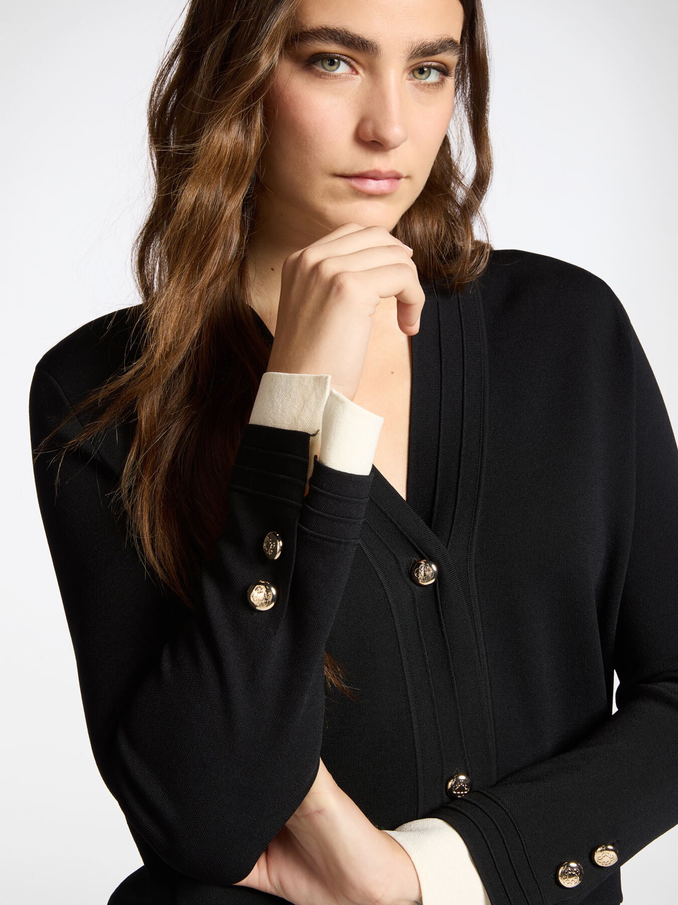 ELM-M576Z000717 BACK&OFFWHITE VISCOSE CARDIGAN