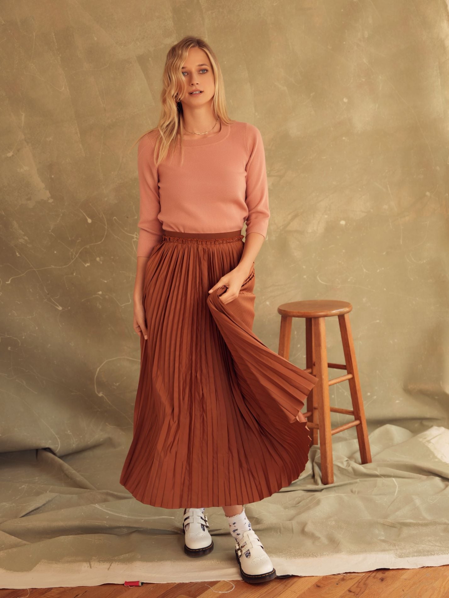 NOI-NR-259 BLACK PLEATED SKIRT