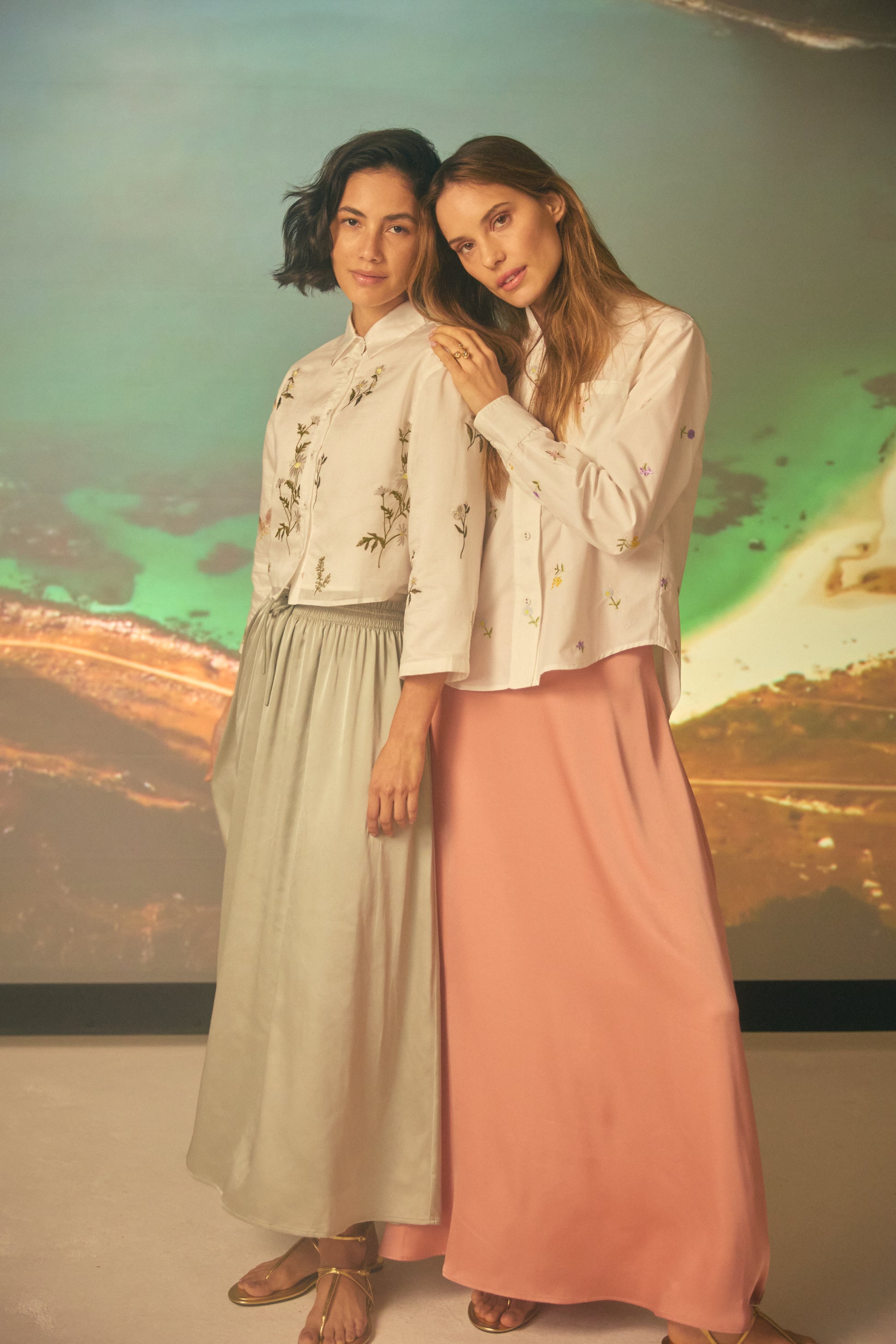 NOI-NR-384 WHITE EMBROIDERED CROP BLOUSE