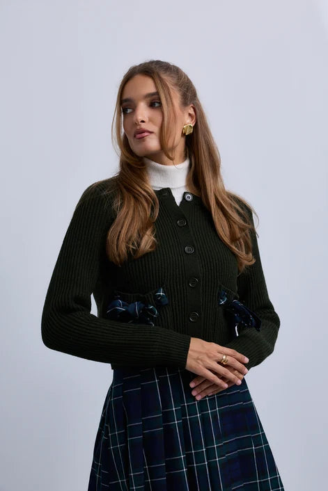 NOI-NR524A BLACK ASYMMETRIC TARTAN PLEAT SKIRT