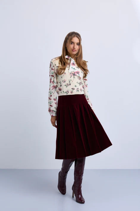 NOI-NR535 BURGUNDY VELVET BUCKLE SKIRT