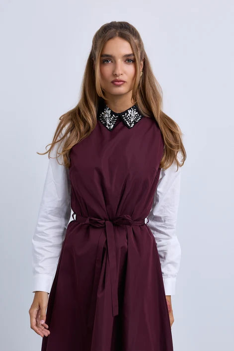 NOI-NR540 BURGUNDY TAFFETA EMBELLISHED COLLAR DRES