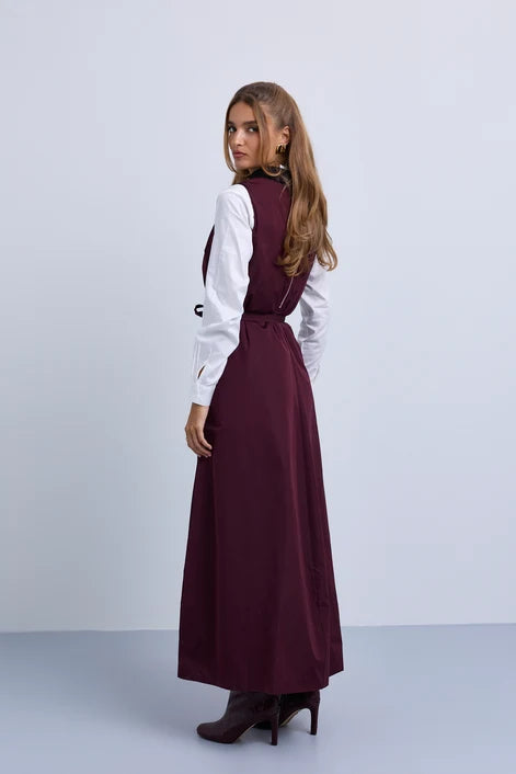NOI-NR540 BURGUNDY TAFFETA EMBELLISHED COLLAR DRES