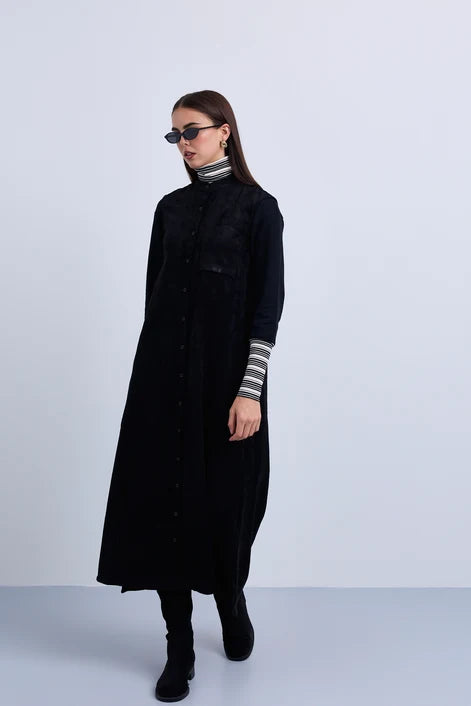 NOI-NR548 BLACK SLEEVELESS MANDARIN COLLAR DRESS X