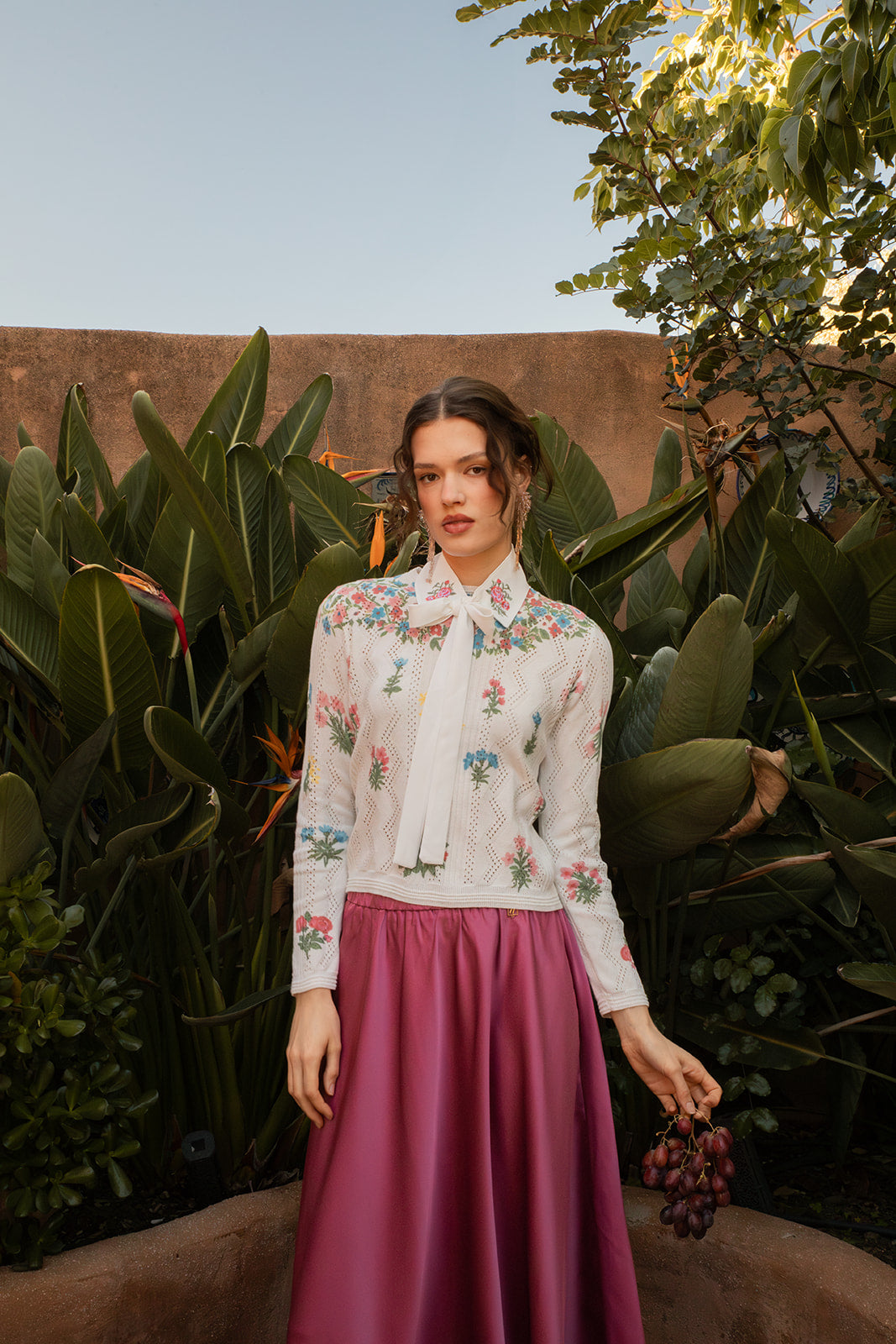 NOI-CH333 WHITE FLORAL KNIT TOP