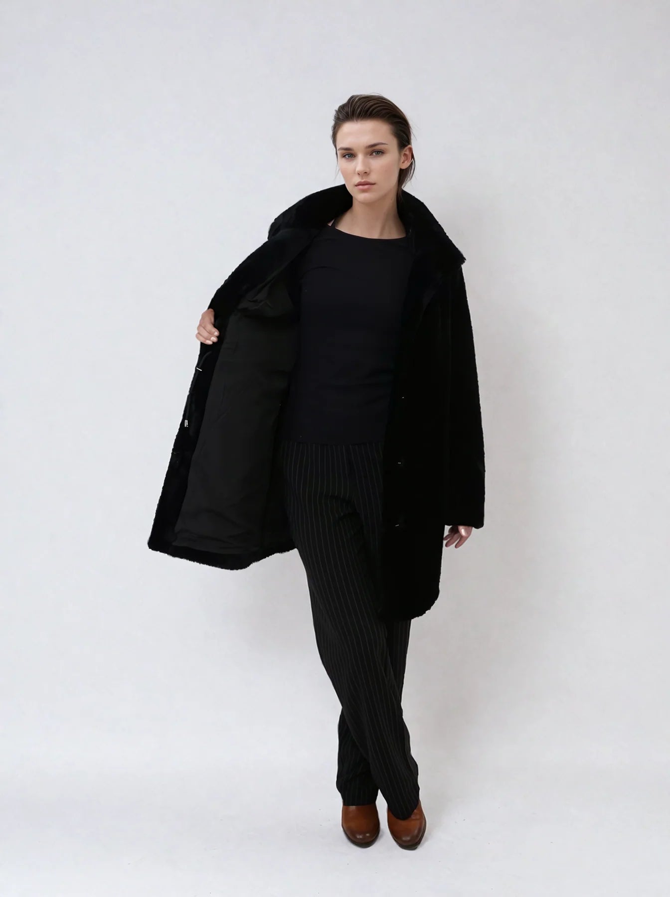 LVN-HARFLEUR BLACK STRAIGHT LAMB COAT