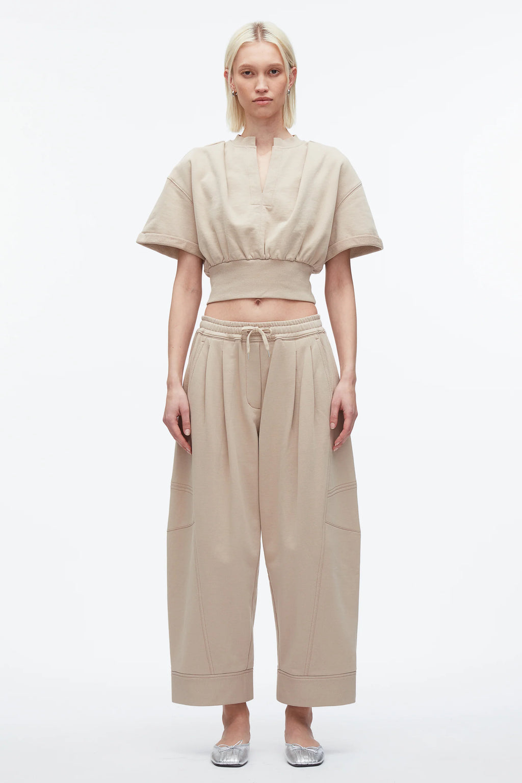 PLM-P241-10004 BEIGE CROPPED TOP