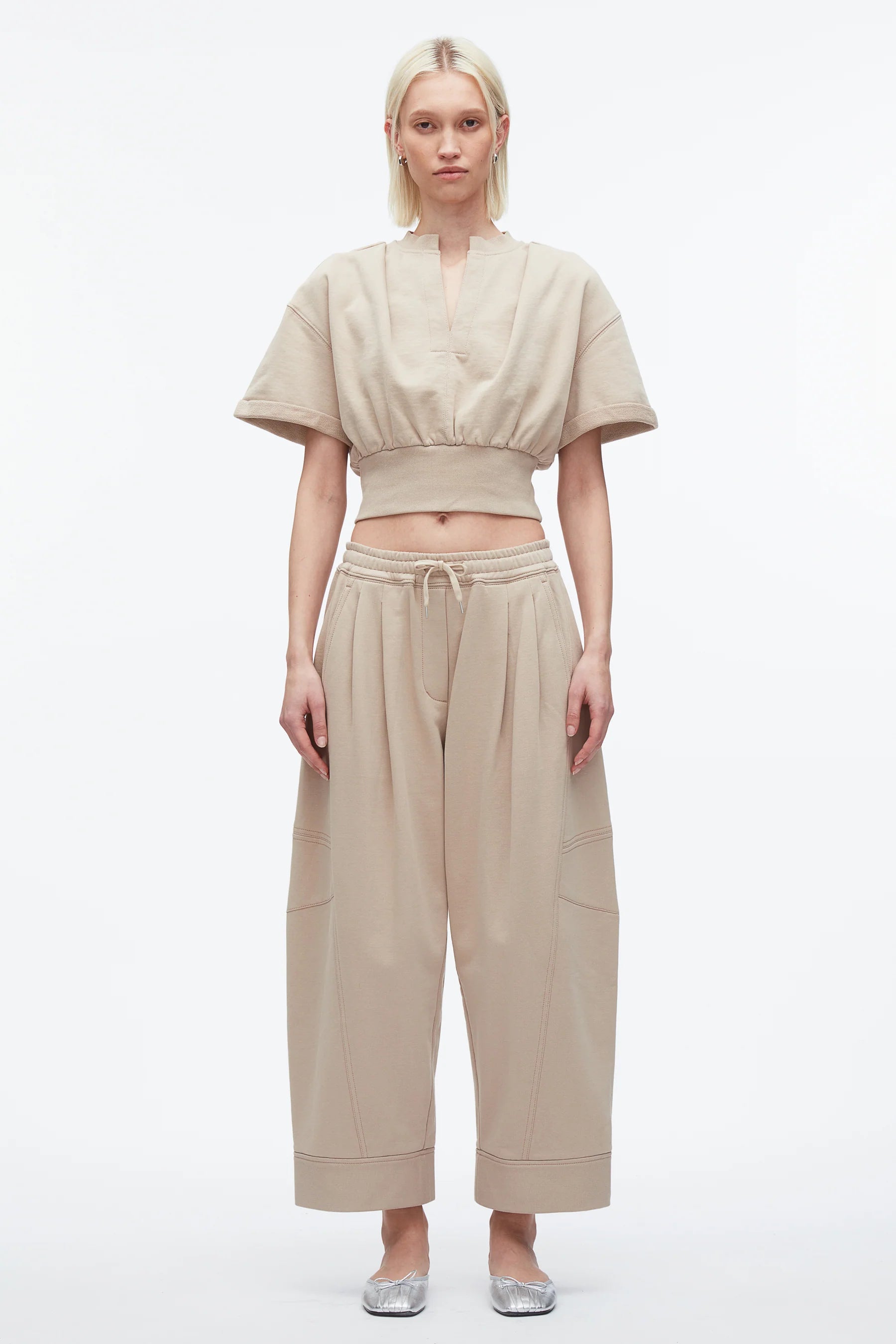 PLM-P241-10004 BEIGE CROPPED TOP