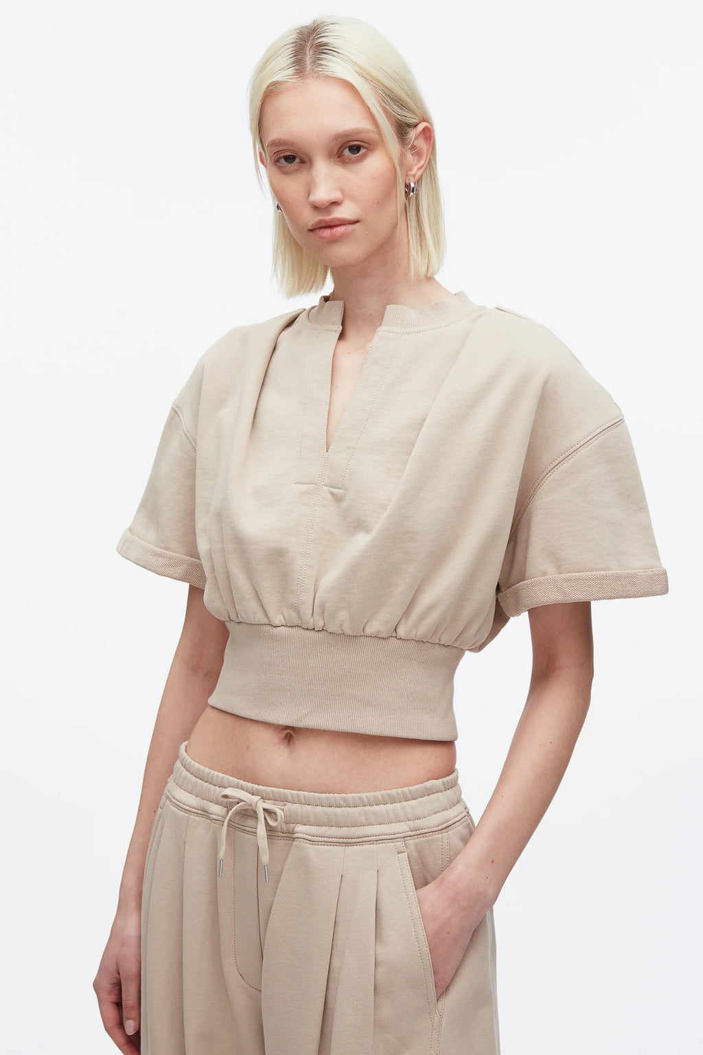 PLM-P241-10004 BEIGE CROPPED TOP