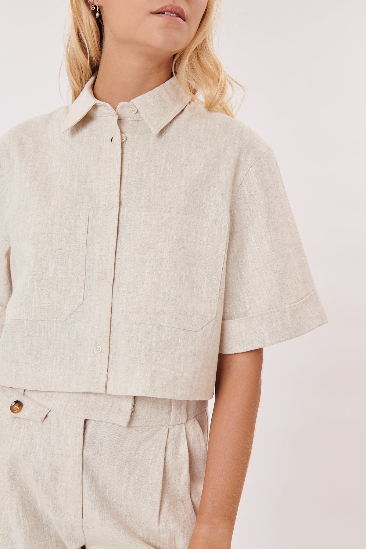 DRY-P485005 BEIGE CROP SHIRT
