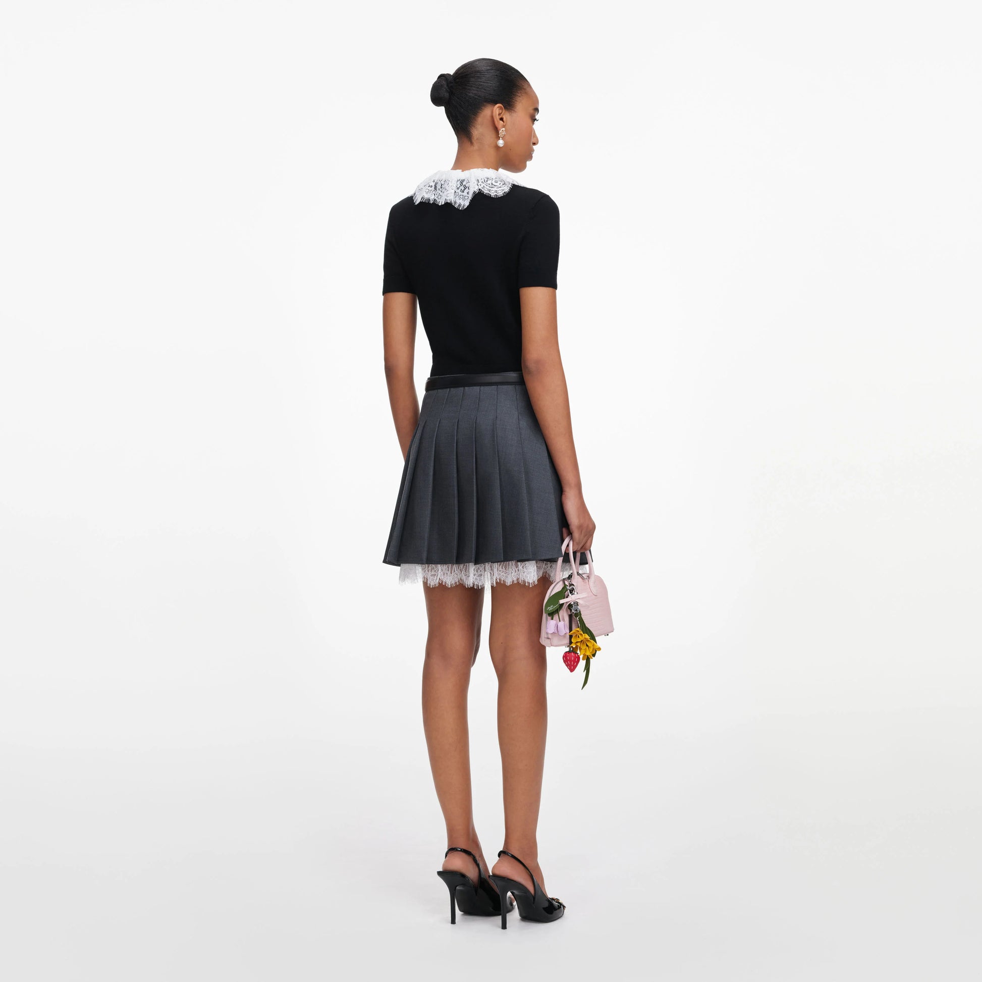 SPO-PF26-134T BLACK LACE COLLAR TOP
