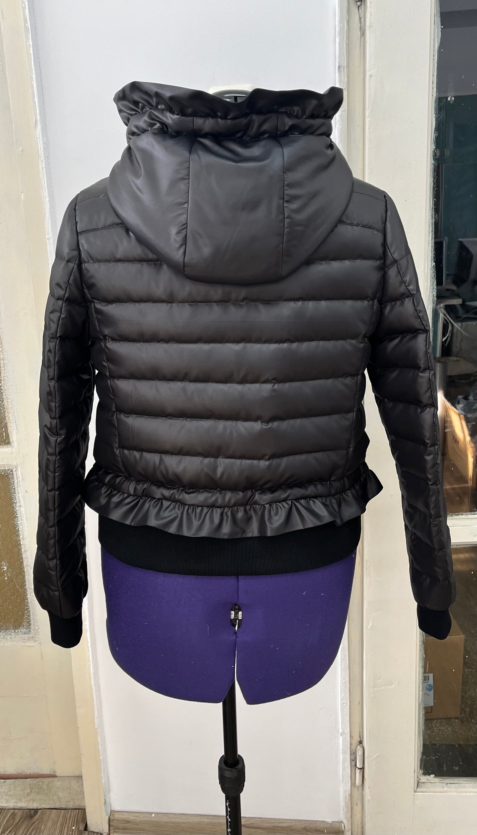 IDD-S1312-01-D FRILL EDGED BLACK JACKET