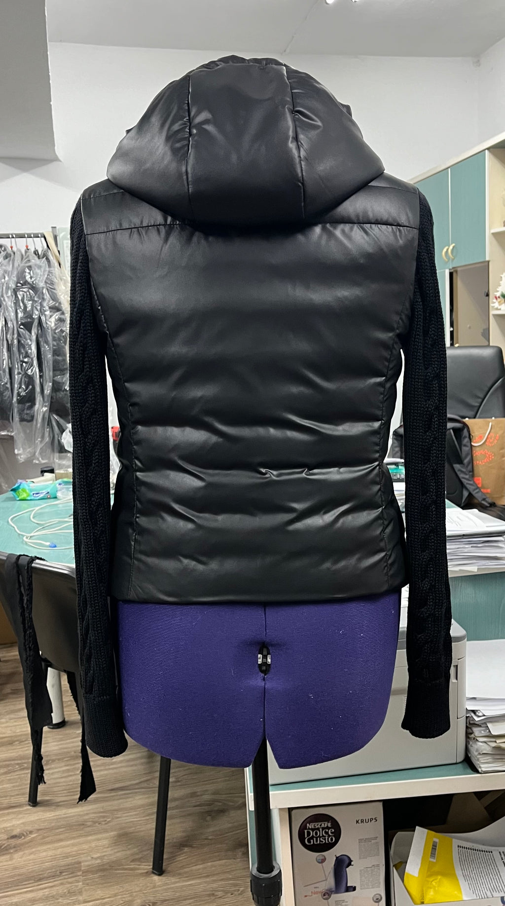 IDD-S1321-01-DT CABLE KNIT SLEEVE BLACK JACKET