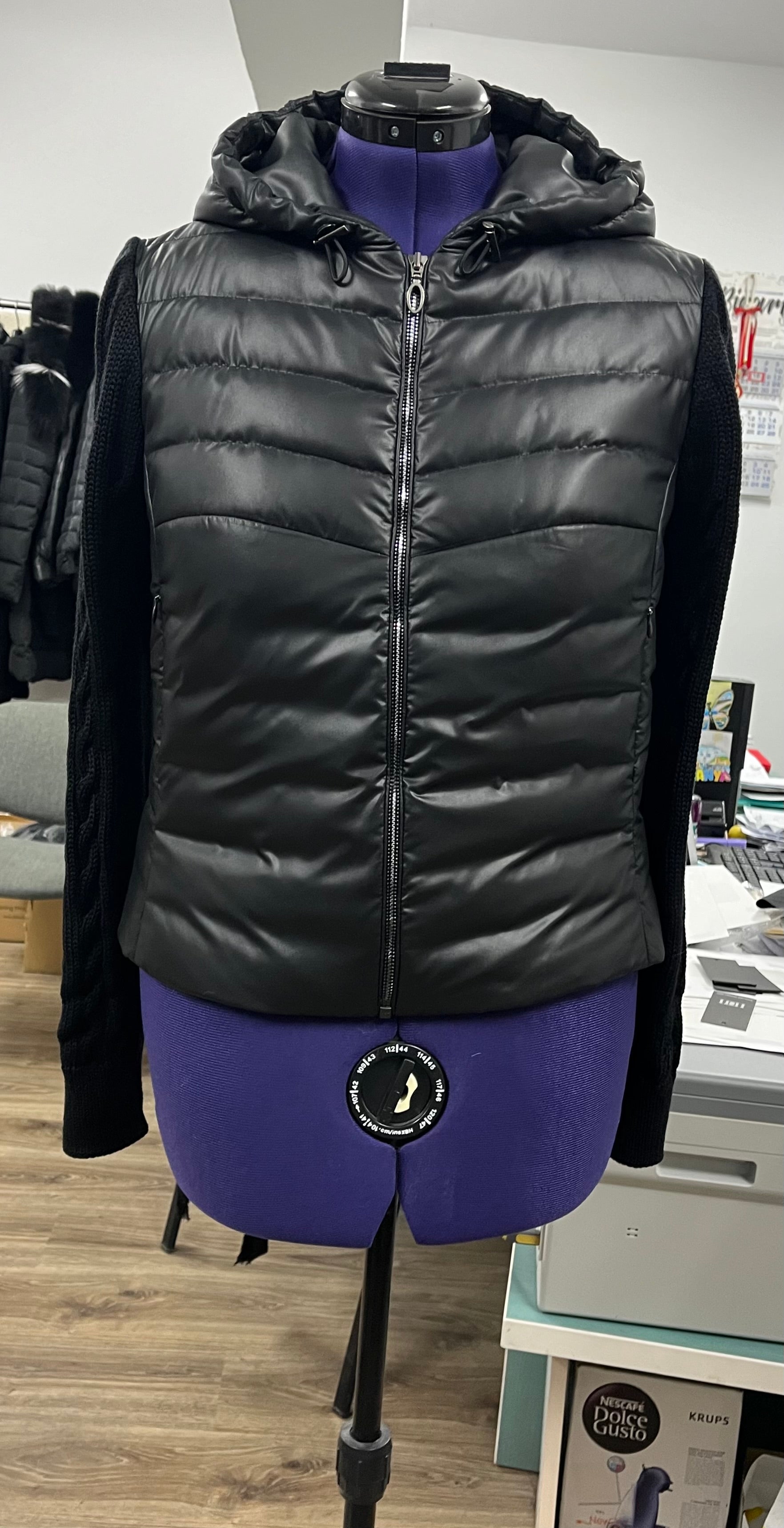 CABLE KNIT SLEEVE BLACK JACKET