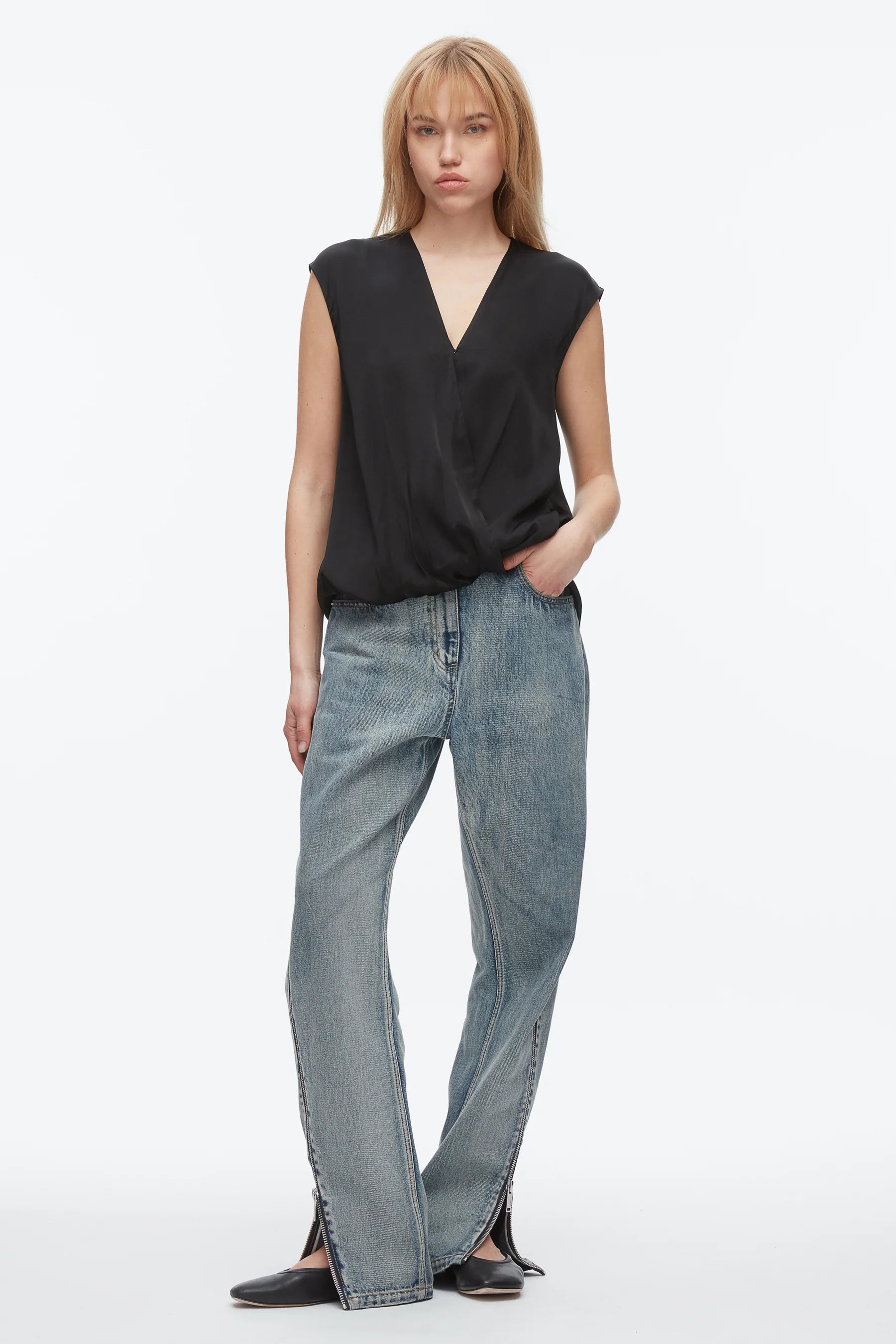 PLM-S251-2018NVS BLACK SLEEVELESS BLOUSE