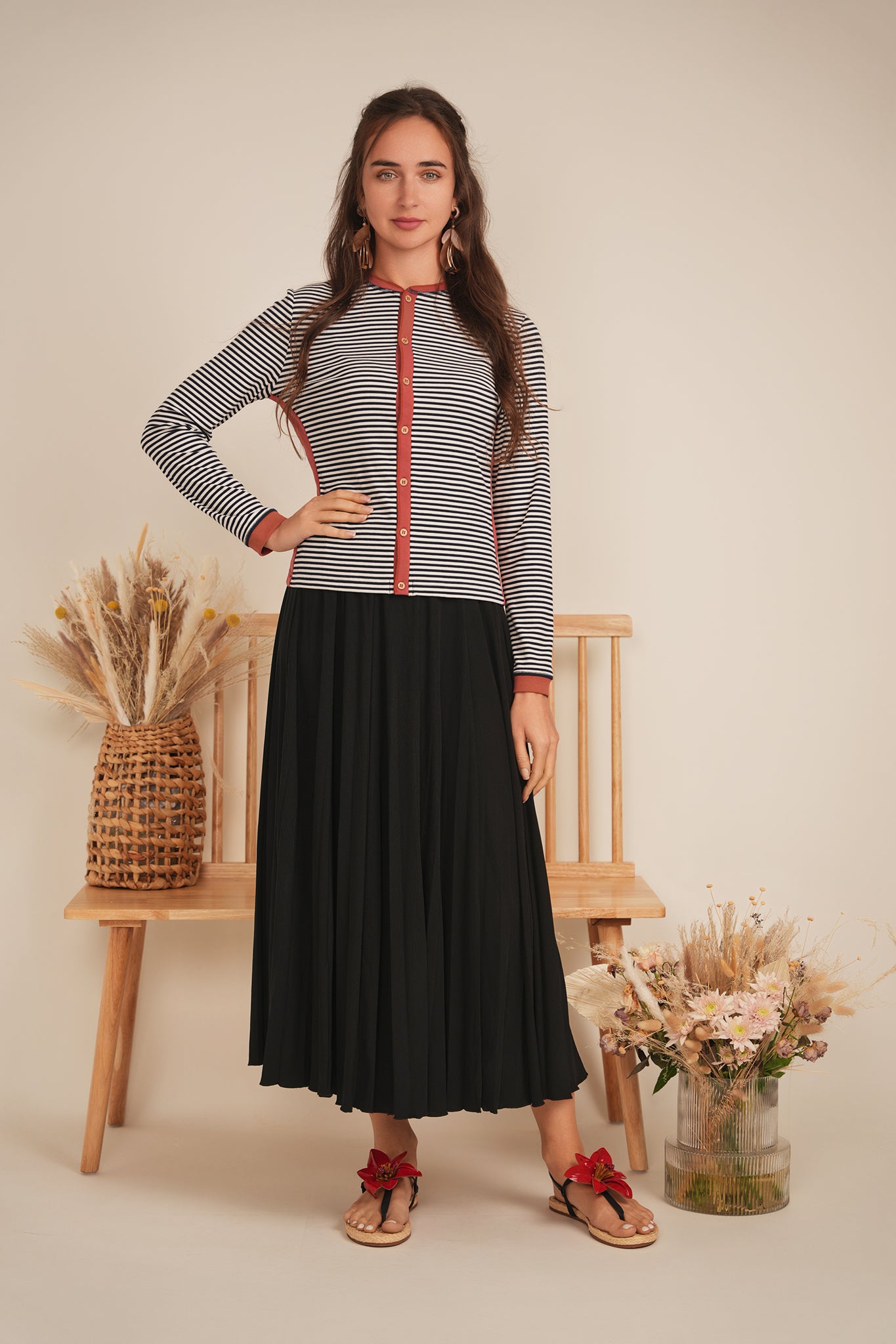 DEJ-SB5CM1262T BLACK&WHITE STRIPED CARDIGAN