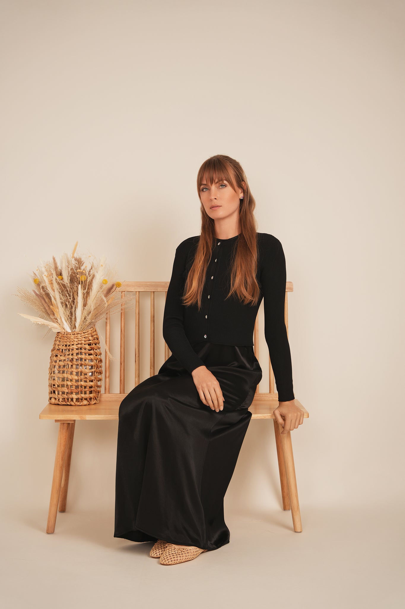 DEJ-SB5CM1312TE BLACK DIAMOND BUTTON CARDIGAN