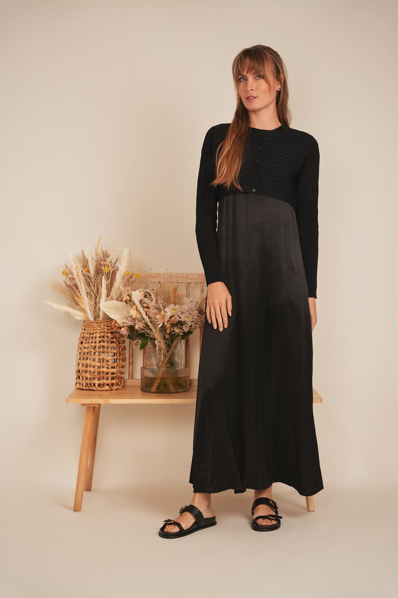 DEJ-SB5CM1370TE BLACK CROP CARDIGAN