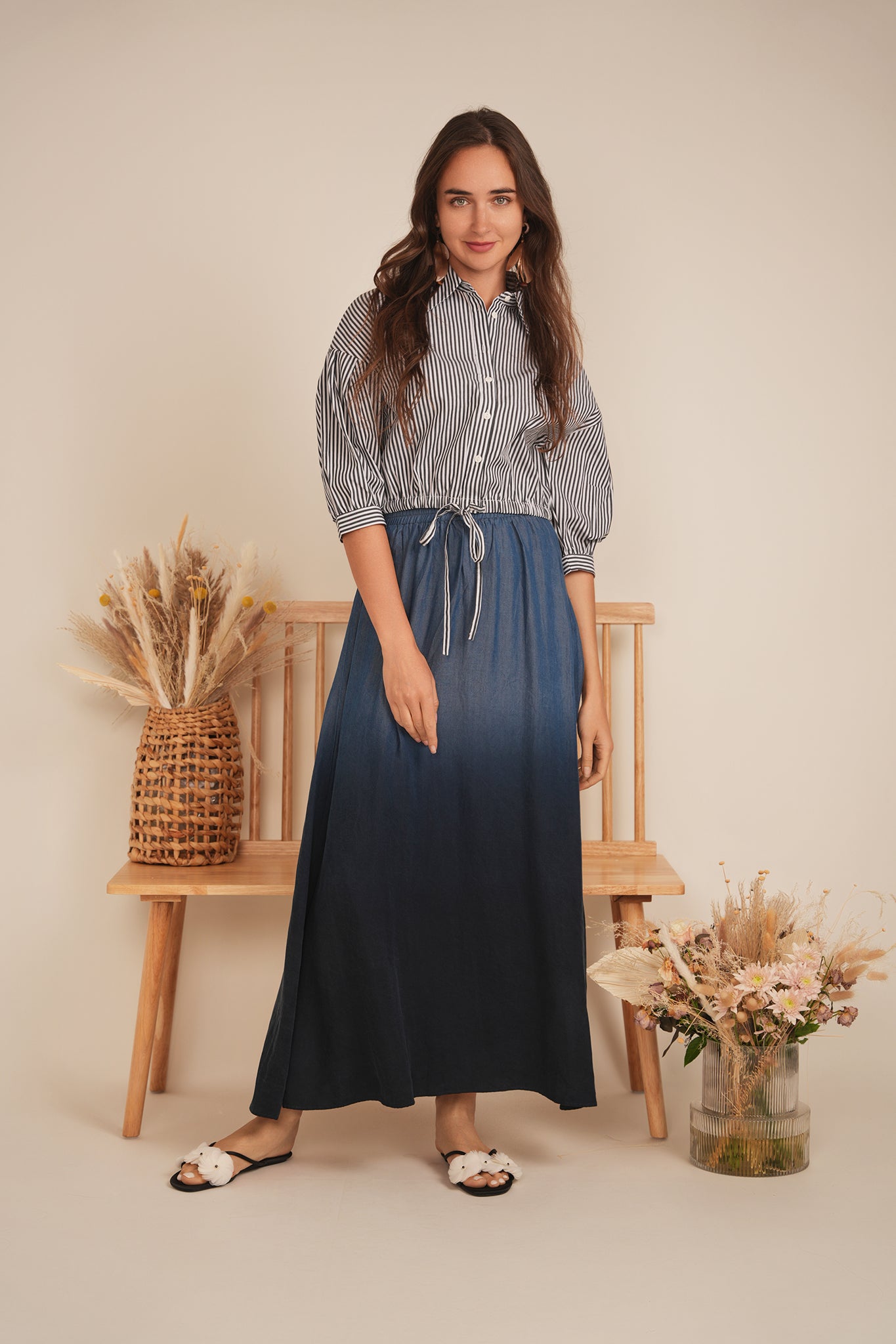 DEJ-SB5CM1399T BLACK&WHITE STRIPE BUNGEE BLOUSE