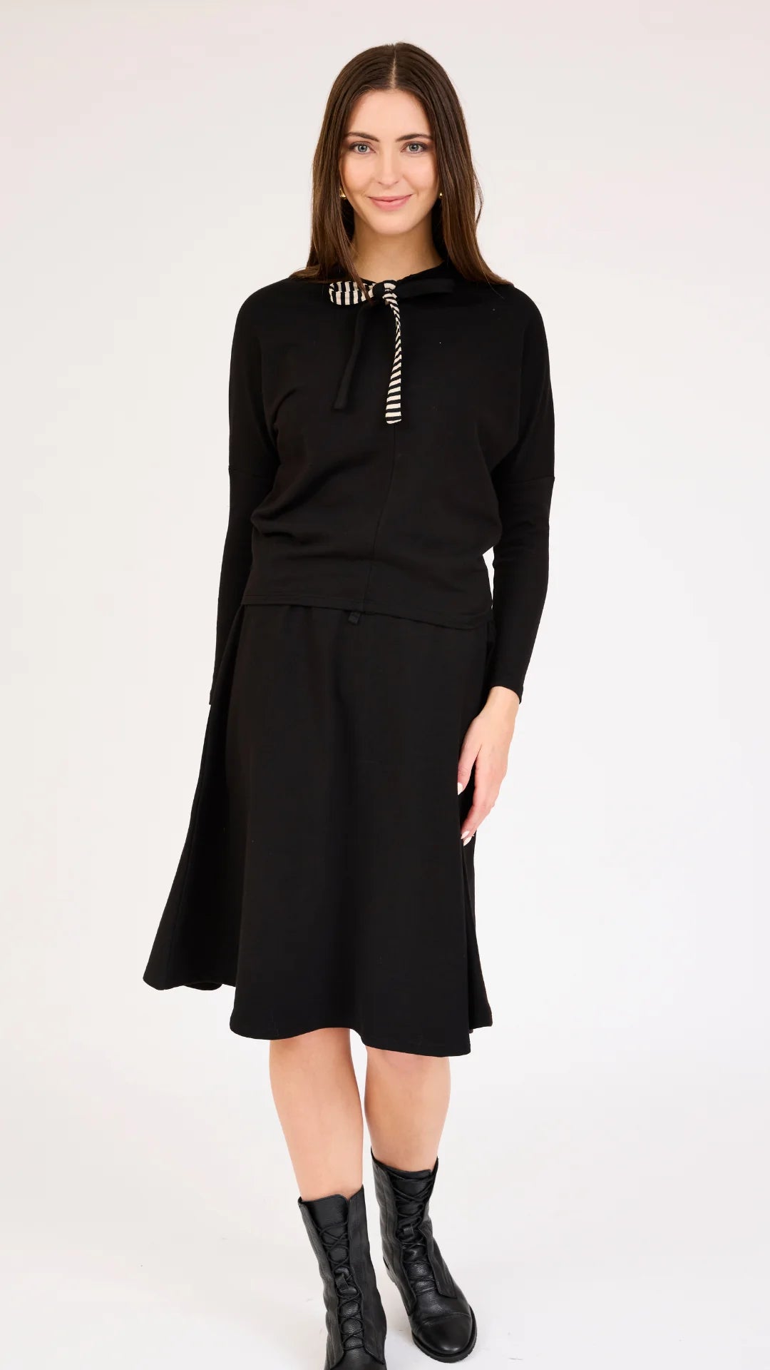 PAR-T399 BLACK STRIPED BOW DOLMAN TOP