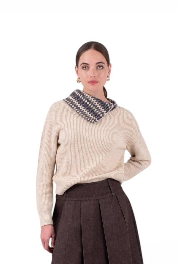 NUE-NUA7097 OAT MELUNE COLLAR DETAIL TOP