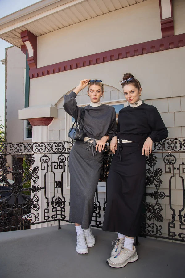 NUE-NUA7136 BLACK SELA SWEATSHIRT
