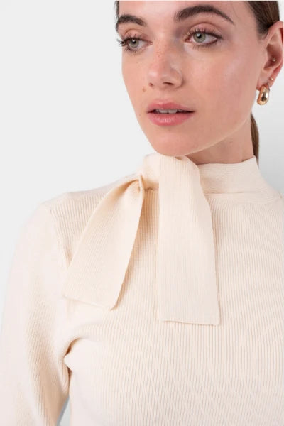 MUN-MNA7045 CREAM CLEO BOW TOP