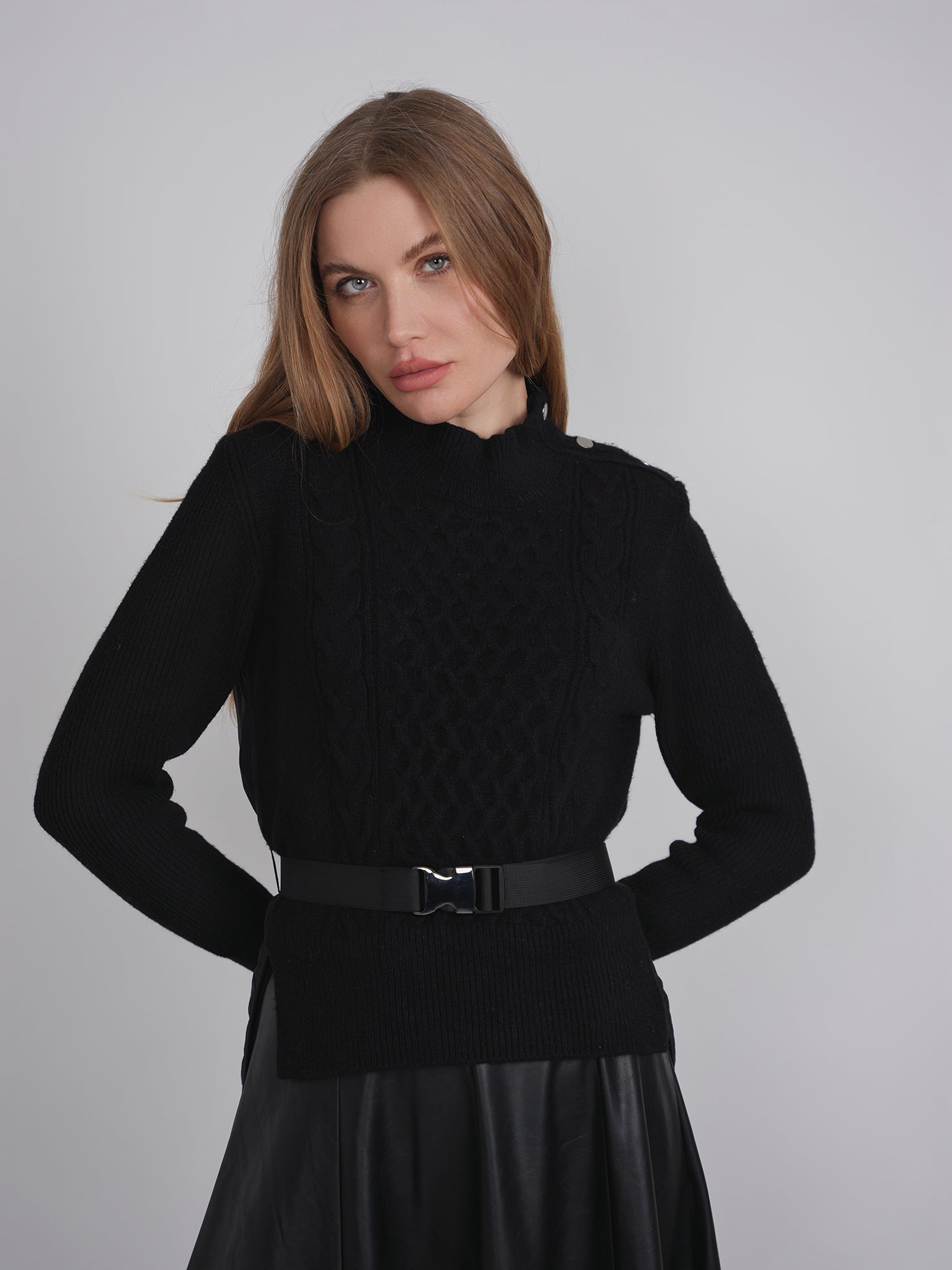 DEJ-WB4CM1035TE BLACK KNIT TOP