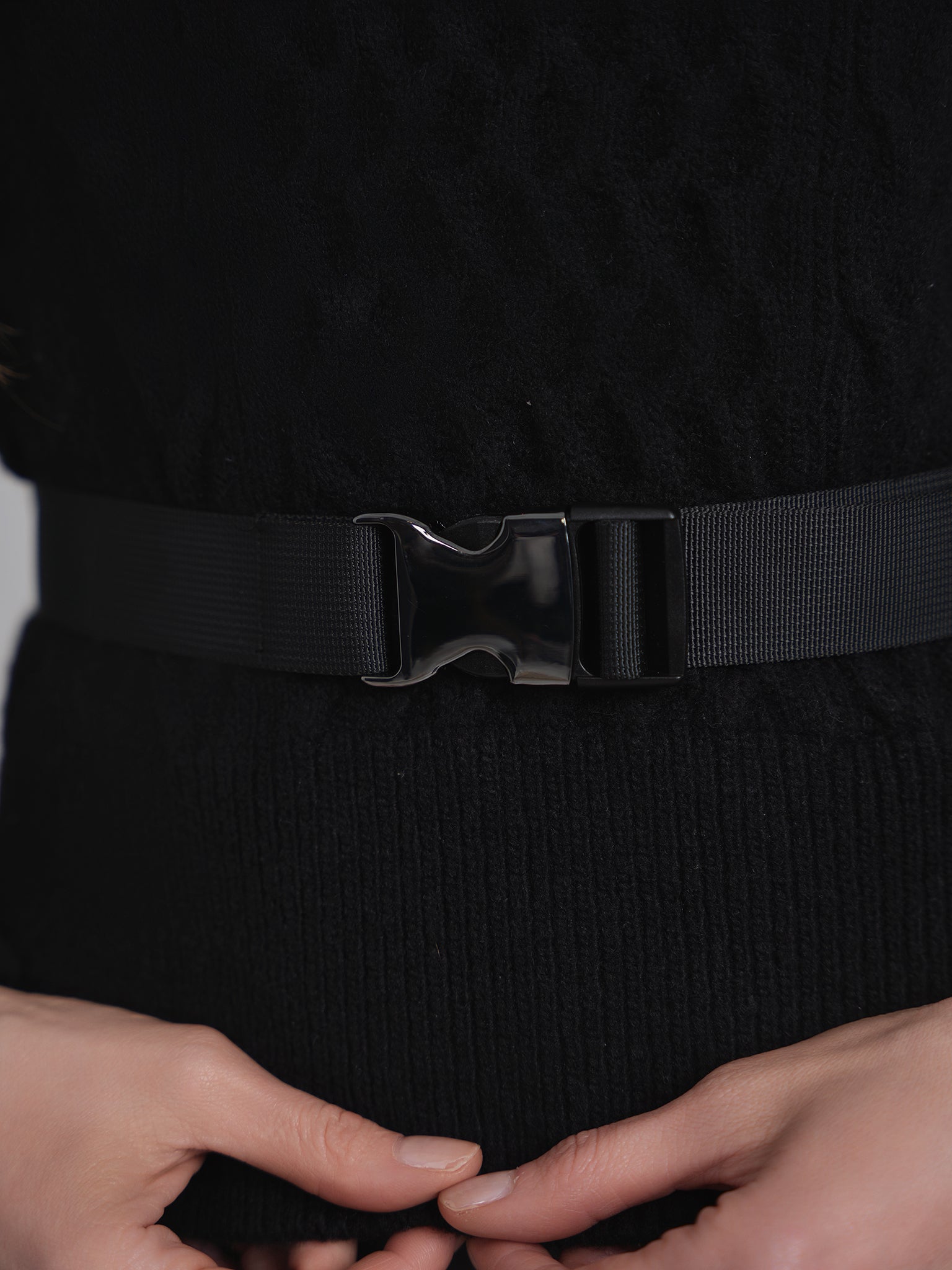 DEJ-WB4CM1035TE BLACK KNIT TOP