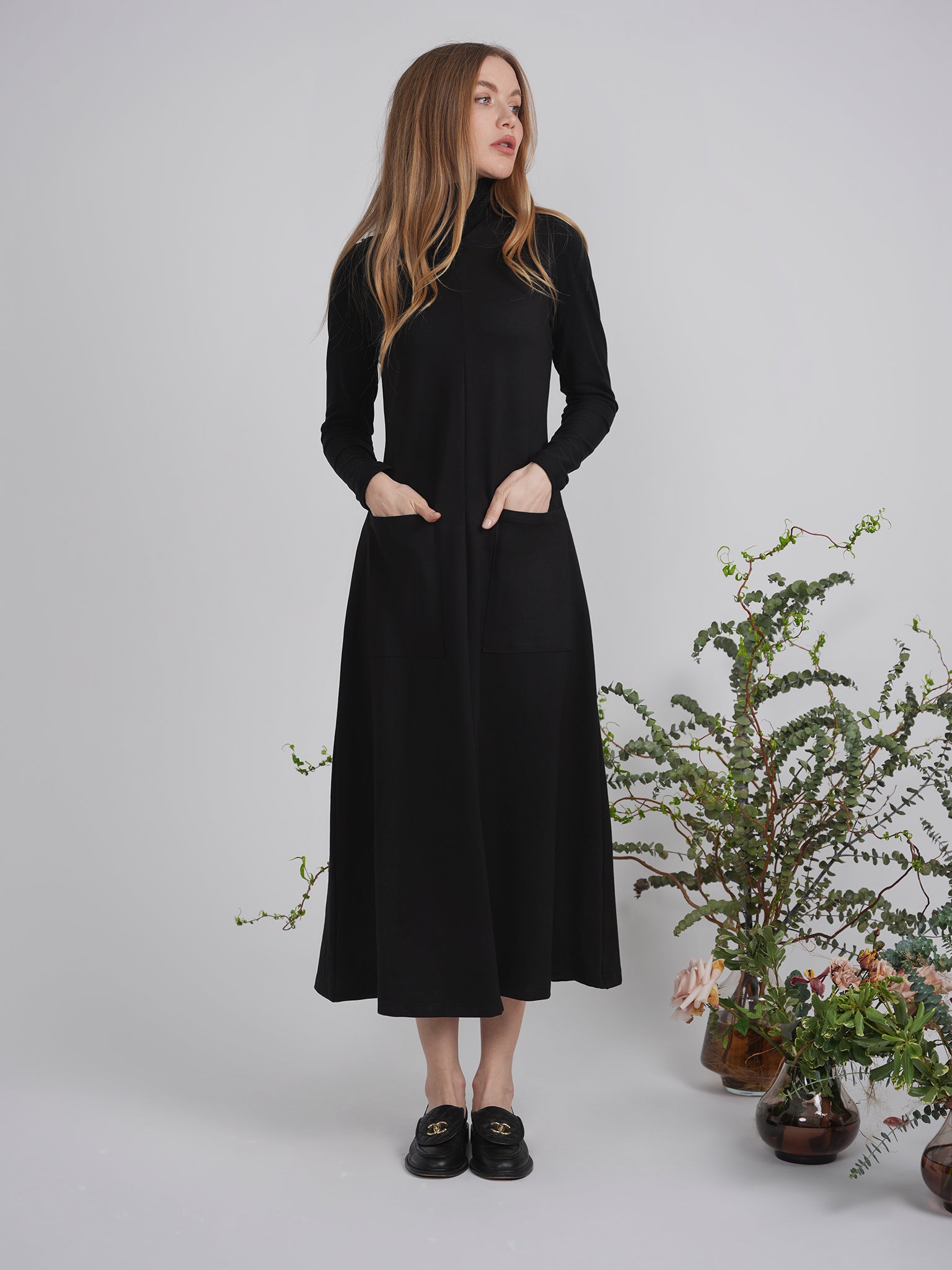 DEJ-WB4CM1085CM BLACK HIGH NECK&DRESS