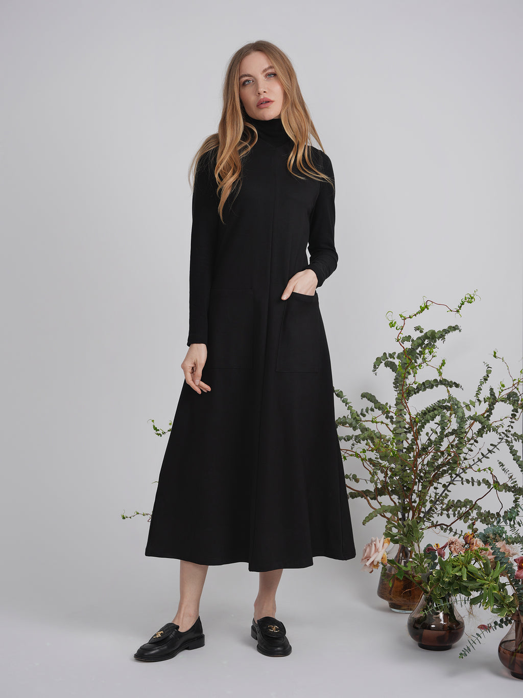 DEJ-WB4CM1085CM BLACK HIGH NECK&DRESS