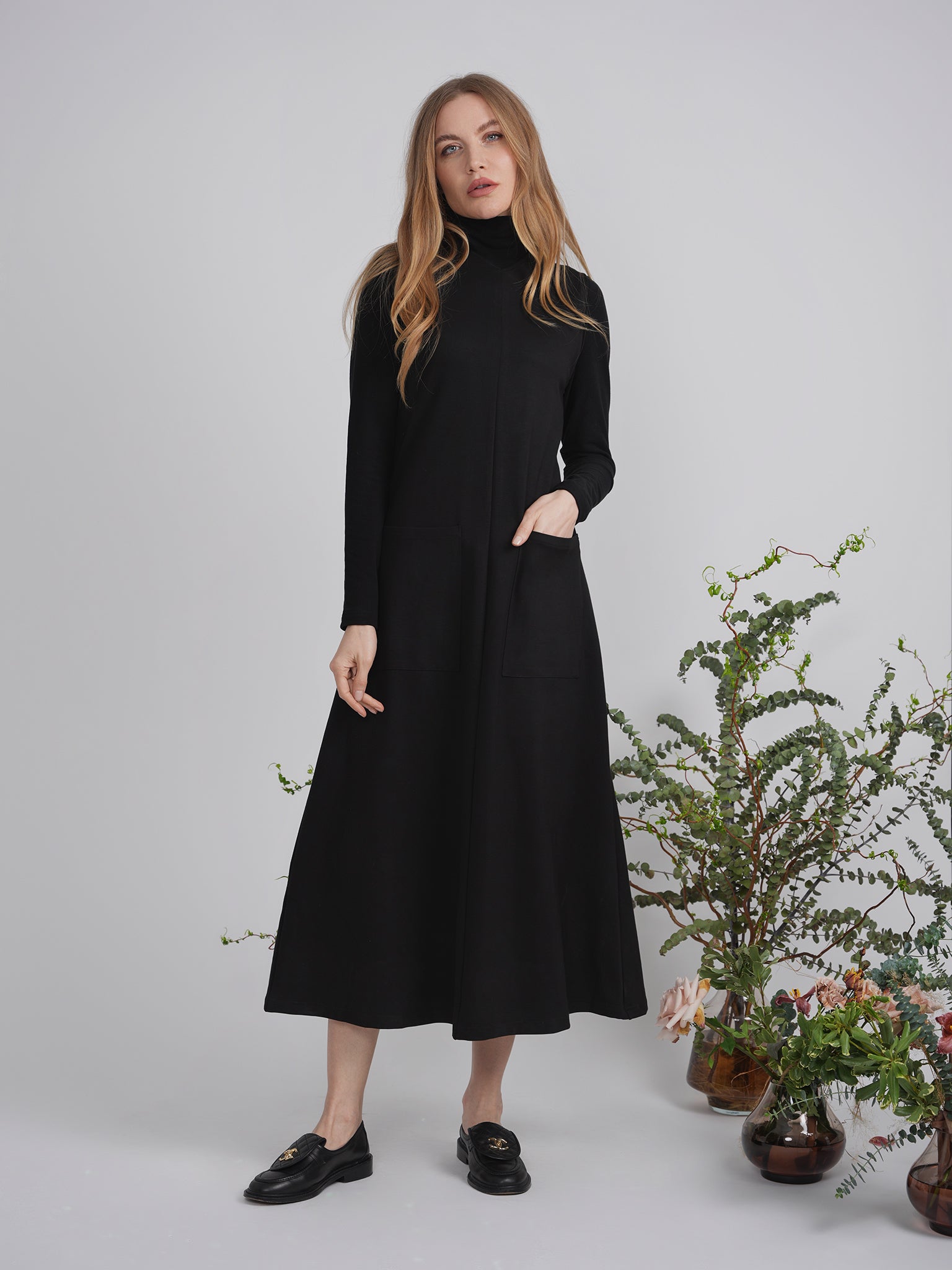 DEJ-WB4CM1085CM BLACK HIGH NECK&DRESS