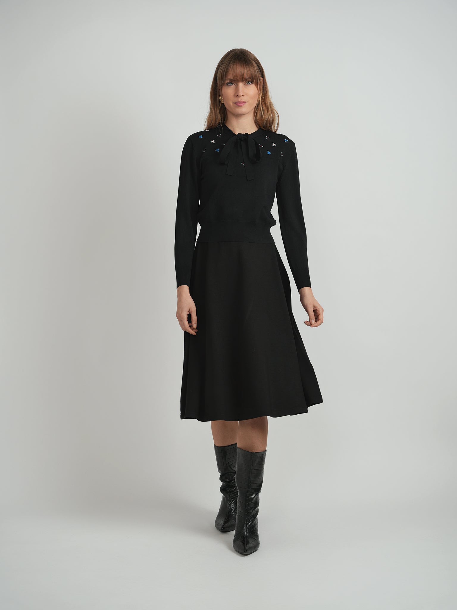 DEJ-WB5CM1701TE BLACK&MULTI STONES BOW TOP